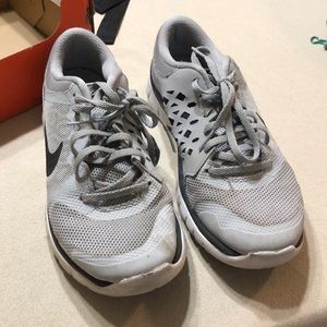 Nike tennis shoes